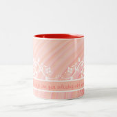 Peach Pastel Spirals and Filigree Artwork Zweifarbige Tasse (Mittel)