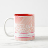 Peach Pastel Spirals and Filigree Artwork Zweifarbige Tasse (Links)