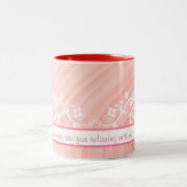 Peach Pastel Spirals and Filigree Artwork Zweifarbige Tasse (Mittel)