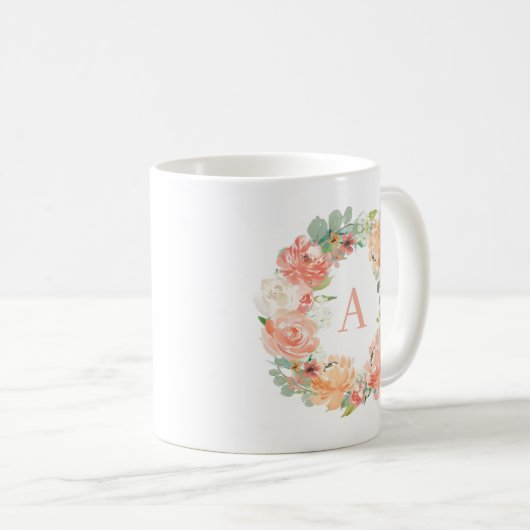 Peach Peonys und Eukalyptus Wreath Monogramm Kaffeetasse (VorderseiteRechts)