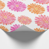 Peach Pink Orange Wasserfarbe Zinnia Muster Geschenkpapier (Ecke)