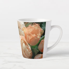 Peach Ranunculus und Tulip Floral Latte Tasse