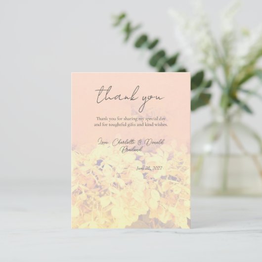 Peach Romantic Hydrangea Floral Wedding Postkarte (Stehend Vorderseite)