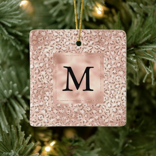 Peach Rose Gold Blush Pink Glitz Leopard Monogram Keramikornament (Baum)