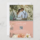 Peach Sage Floral Wedding QR Einladung (Rückseite)