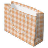 Peach White Checkered Gingham Pattern Große Geschenktüte (Rückseite Schrägansicht)