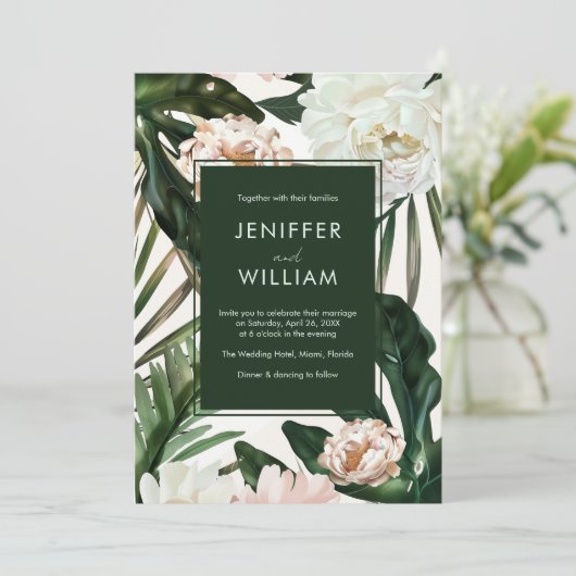 Peach White Peonies & Green Blätter Floral Wedding Einladung (Stehend Vorderseite)