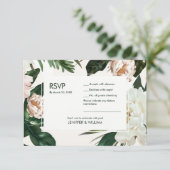 Peach White Peonies & Green Blätter Floral Wedding RSVP Karte (Stehend Vorderseite)