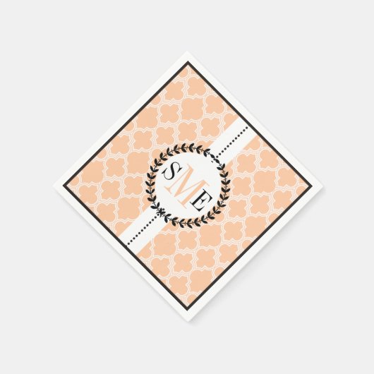 Peach, White Quatrefolie Muster Hochzeit Serviette (Ecke)