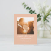 Peach Worth the Wait Wedding Change the Date Ankündigungspostkarte (Stehend Vorderseite)