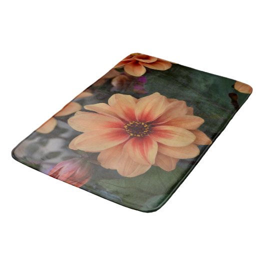 Peachy Floral Bath Mat Badematte (Schrägansicht)