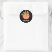 Peachy King Funny Peach Pun Dark BG Runder Aufkleber (Tasche)