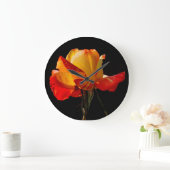 Peachy Orange Rose Große Wanduhr (Zuhause)