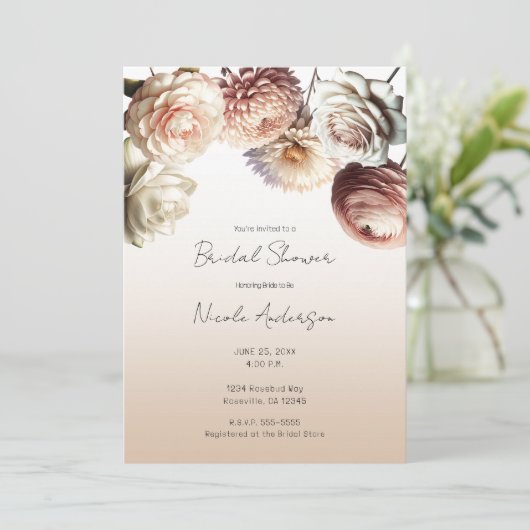 Peachy Pink Creamy White Blume Floral Bridal Einladung (Stehend Vorderseite)