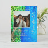 Peacock Blue Green Feather Texture Summer Wedding Einladung (Stehend Vorderseite)