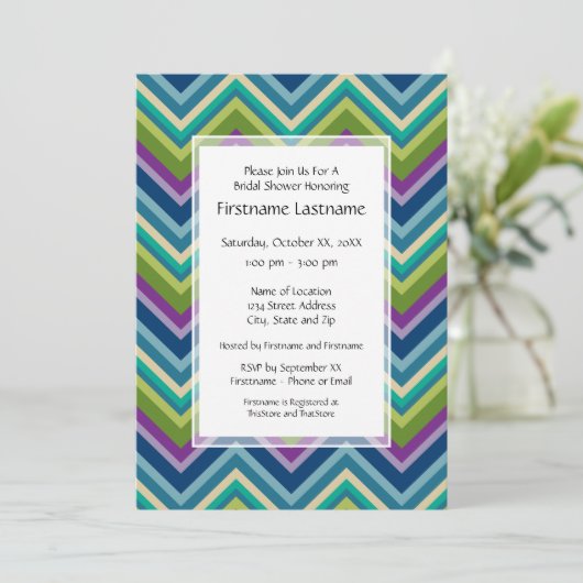 Peacock Colors Zickzack Muster Brautparty Einladung (Stehend Vorderseite)