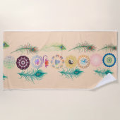 Peacock Feather Serenity: Mandala Beach Towel Strandtuch (Vorderseite)