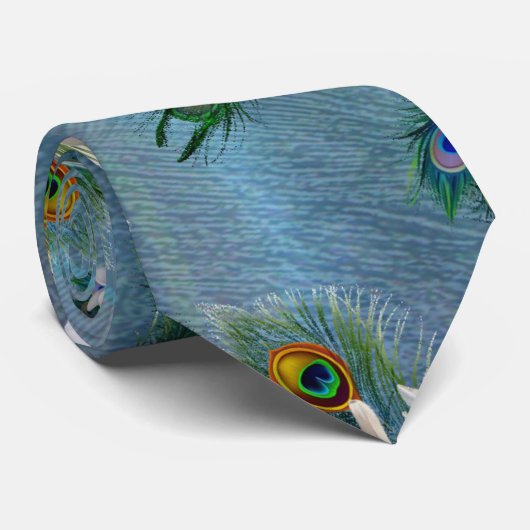 Peacock Feathers & Emerald Green Metallic Silk Krawatte (Gerollt)