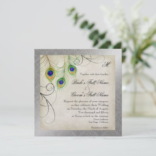 Peacock Feathers Silver Damask Wedding Stationery Einladung (Stehend Vorderseite)