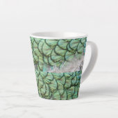 Peacock Green Gray Feathers Latte Tasse (Rechte Ecke)