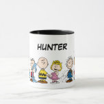 Peanuts Gang Group Lineup | Name hinzufügen Tasse<br><div class="desc">Karo gemeinsam aus dieser Reihe der Peanuts-Bande,  mit Schröder und Lucy,  Linus mit seiner Decke,  Charlie Brown und seiner Schwester Sally,  Pigpen,  Franklin beim Snoopy-Tanz,  und Woodstock,  der über Kopf fliegt.</div>