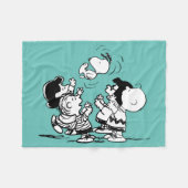 Peanuts Gang Lifting Snoopy Fleecedecke (Vorderseite (Horizontal))