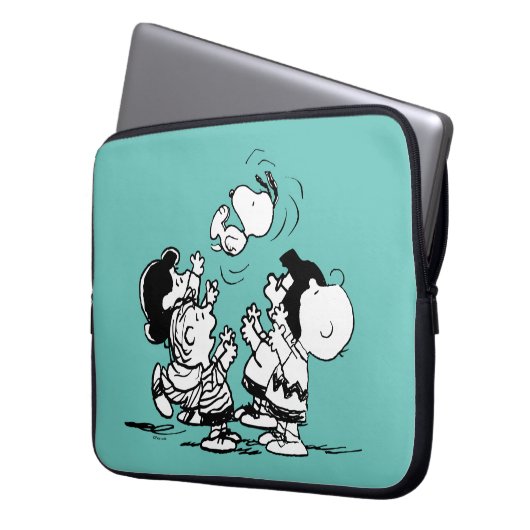 Peanuts Gang Lifting Snoopy Laptopschutzhülle (Vorderseite Links)