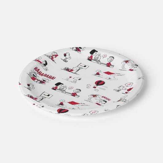 PEANUTS | Rotes und schwarzes Muster Pappteller (Schrägansicht)