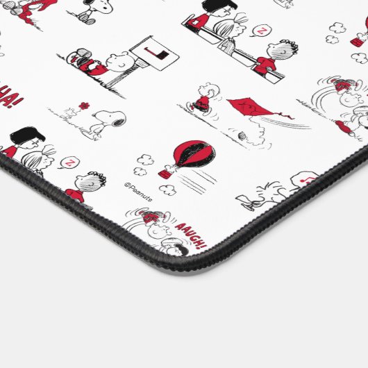 PEANUTS | Rotes und schwarzes Muster Schreibtischunterlage (Ecke)