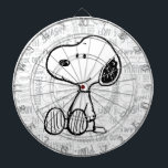 PEANUTS | Snoopie auf Schwarz-weißen Comicen Dartscheibe<br><div class="desc">Dieses Kunstwerk zeigt Snoopy sitzend auf dem Hintergrund von schwarz-weiß Charles M. Schulz Comic Streifen.</div>