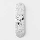 PEANUTS | Snoopie auf Schwarz-weißen Comicen Skateboard (Vorderseite)