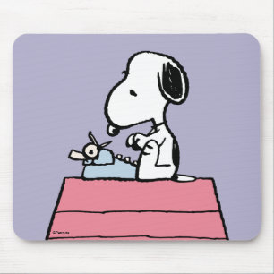 Peanuts Snoopy an der Schreibmaschine Mousepad