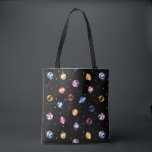 Peanuts Snoopy Graduation Celebration Pattern Tasche<br><div class="desc">Celebrate graduation with this fun and lively Peanuts-inspired pattern design filled with playful energy and charm. Set against a bold black background, the design features a repeating pattern of a beloved beagle in graduation caps, playful poses, and celebratory moments. Bright pops of color in circular accents highlight cheerful phrases like...</div>