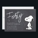 Peanuts Snoopy - Halbpension 40. Geburtstag Einladung<br><div class="desc">Laden Sie alle Ihre Familie und Freunde zu Ihrem 40. Geburtstag Party mit diesen Chalkboard Peanuts Einladungen mit Snoopy! Personalisieren Sie das Party mit Ihren Daten!</div>