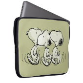Peanuts | Snoopy stolziert daher Laptopschutzhülle (Vorne Rechts)