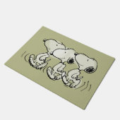 Peanuts | Snoopy stolziert Fußmatte (Schrägansicht)