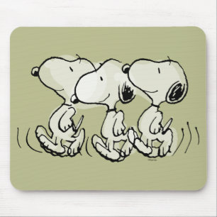 Peanuts   Snoopy stolziert Mousepad
