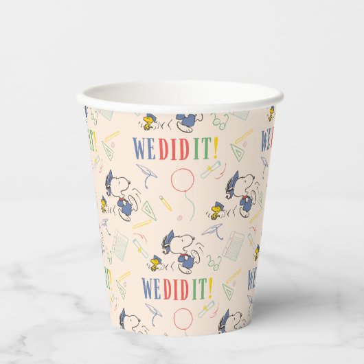 Peanuts Snoopy Woodstock We Did It Graduation Pappbecher (Vorderseite)