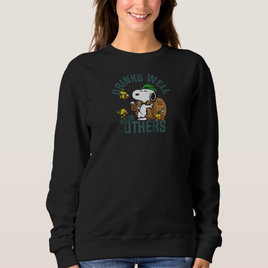 Peanuts St Patrick's Day Drinks gut mit anderen R Sweatshirt (Vorderseite)