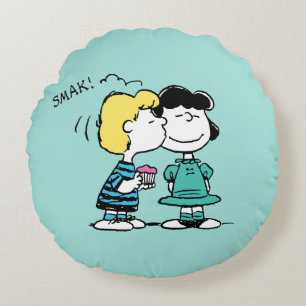 Peanuts   Valentinstag   Lucy & Schroeder Kuss Rundes Kissen