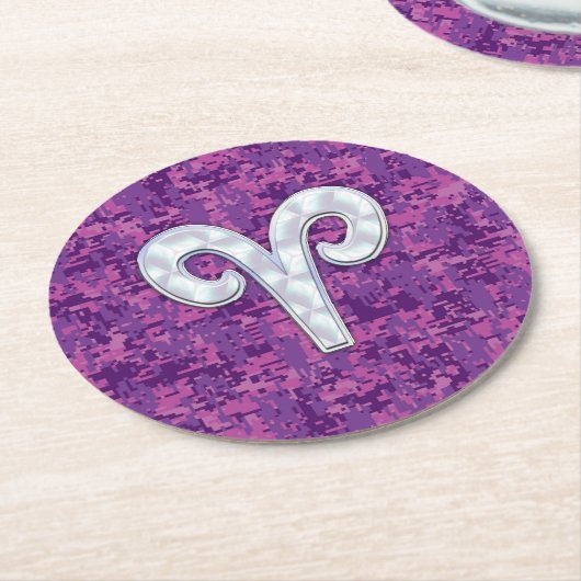 Pearl Aries Zodiac Sign auf Pink Digital Camouflag Runder Pappuntersetzer (Angewinkelt)