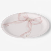 Pearl Blush Pink Bow Gold Cross Baptism Pappteller (Schrägansicht)