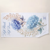 Pearl Blush Powder Blue Hydrangea Wasserfarbe Strandtuch (Vorderseite)