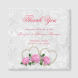 Pearl Hearts & Rose Damask Wedding Vielen Dank Magnet<br><div class="desc">Elegante Stilperlen und Blume Gastgeschenk Hochzeit dank Magneten. Alle Texte,  Textfarben,  Schriftart und Hintergrundfarbe sind vollständig an Ihre Anforderungen angepasst. Wenn Sie Hilfe benötigen,  um Ihr Produkt anzupassen oder passende Produkte wünschen,  kontaktieren Sie mich bitte über meinen Shop und ich werde Ihnen gerne weiterhelfen.</div>