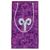Pearl like Aries Zodiac Sign Pink Camouflage Kleine Geschenktüte (Vorderseite)