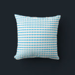 Pearl Patterns White Sky Blue Stilgeschenk Kissen<br><div class="desc">Entworfen mit eleganten und einzigartigen weißen Perlenmustern im blauen Hintergrund. Sie können die Farben nach Belieben ändern!</div>