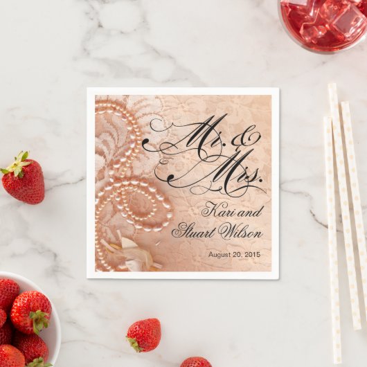 Pearls and Lace Mr. & Mrs. | Pfirsich Serviette (Beispiel)