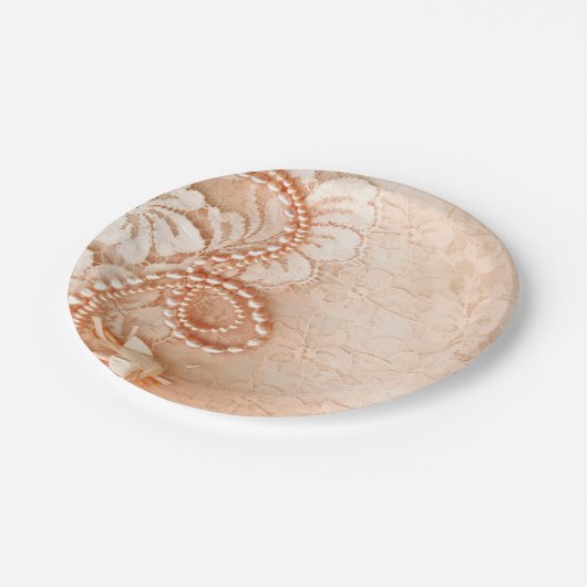 Pearls and Lace Wedding | perfekter Pfirsich Pappteller (Schrägansicht)