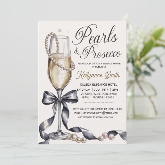 Pearls and Prosecco Black Bow Bridal Shower  Einladung (Stehend Vorderseite)
