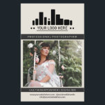 Pearly White Holzkohlefotograf Logo Big Foto Flyer<br><div class="desc">Offweiße Marketing-Flyer für einen beruflichen Fotografen personalisiert mit einem großen Foto, Logo, Kontaktinformationen auf einer Seite, und benutzerdefinierten Text, mehr Fotos und Profil-Foto in einem charmanten, sauberen Holzkohle schwarz und Perlweiß Design. Feminine und schicke berufliche Fotografie Flyer in einem sauberen Design mit einer gedämpften schwarzen Akzent-Farbe und ein charmantes Drehbuch...</div>
